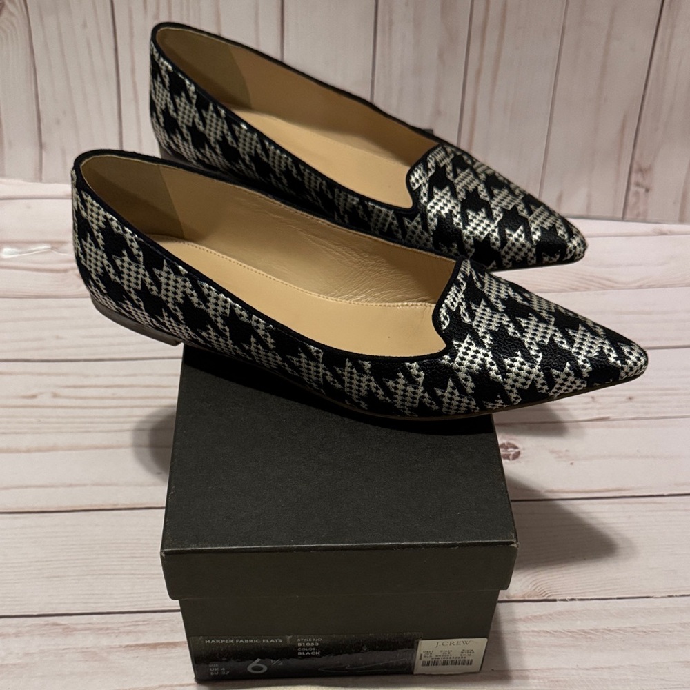 Women’s J. Crew Black and White Houndstooth Pointed Toe Flats